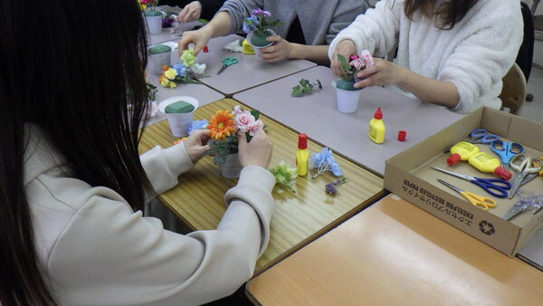 1つ1つ手作りでフラワーアレンジメント