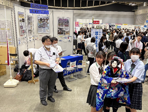 人形浄瑠璃に関心を持つ方も大勢いました