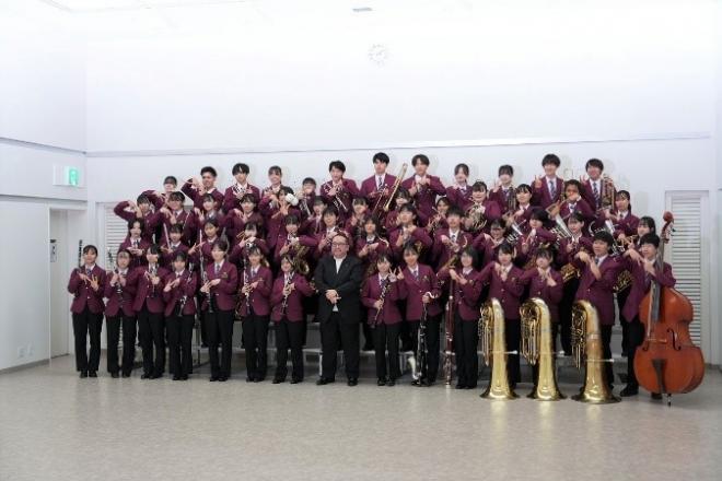県央吹奏楽コンクール(A部門)で銀賞に輝いた吹奏楽部