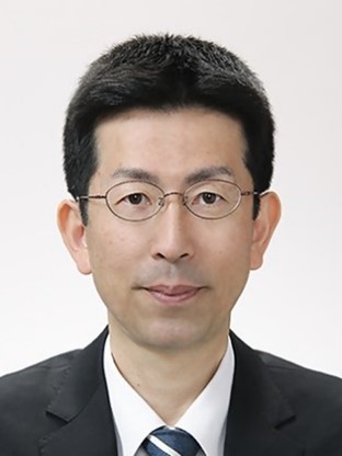 校長写真（根本）