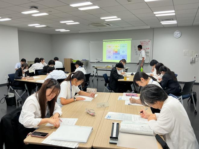 グループ活動の様子2