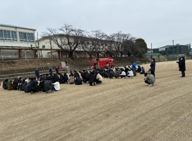防災教育消防車とグランド