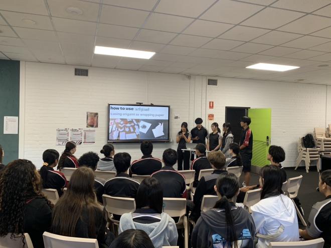 オーストラリア