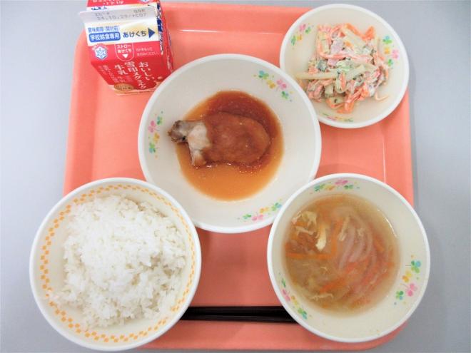 給食の写真