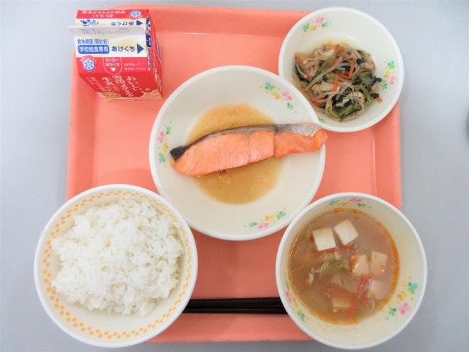 給食の写真