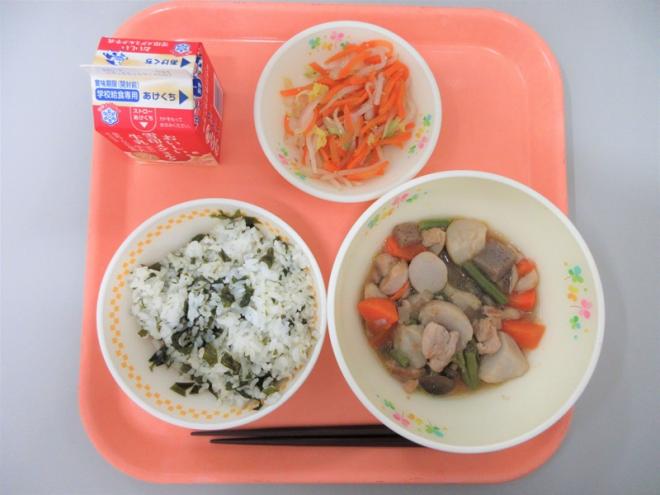 給食の写真