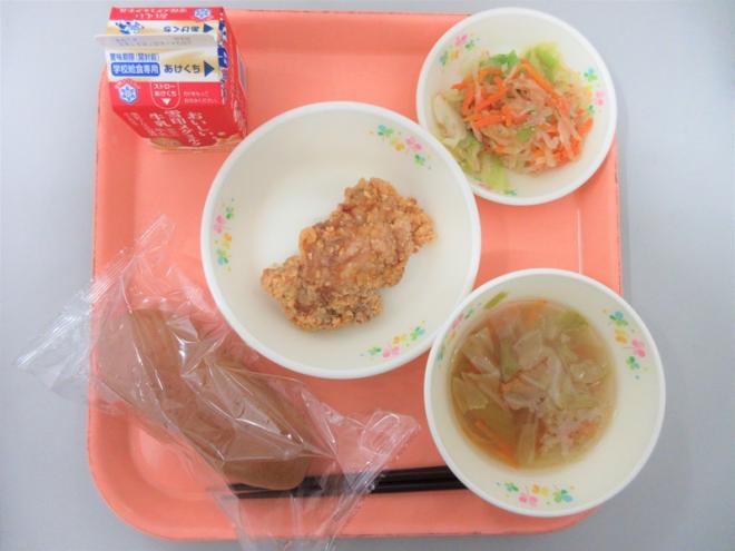 給食の写真