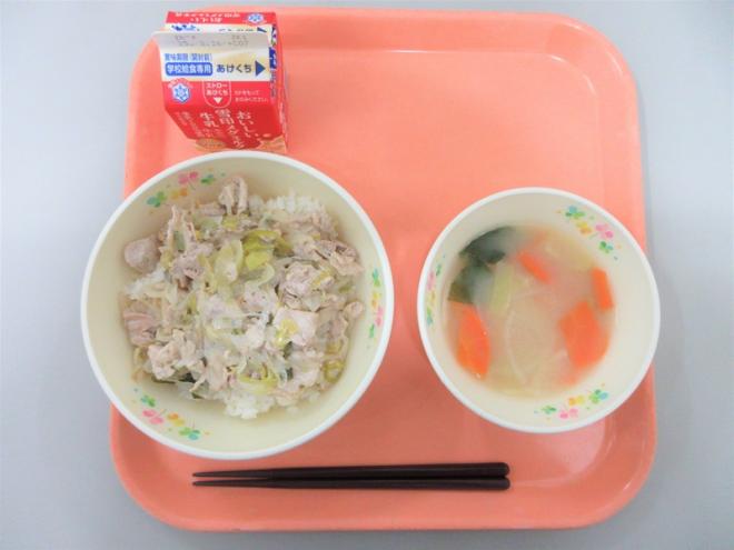 給食の写真