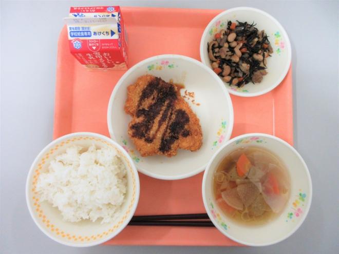 給食の写真