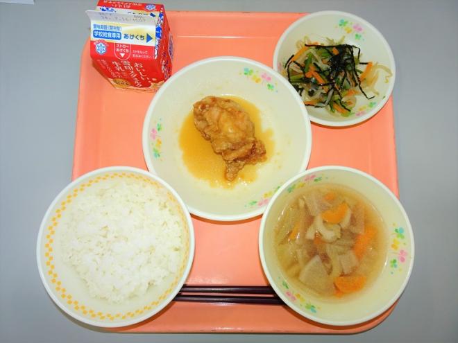 給食の写真