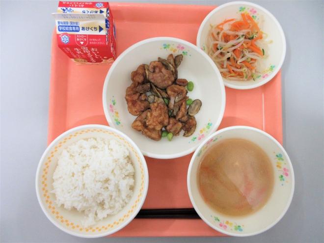 給食の写真