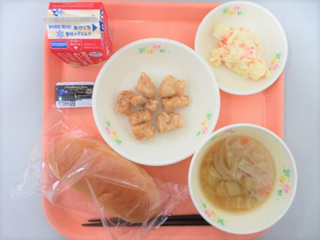 給食の写真