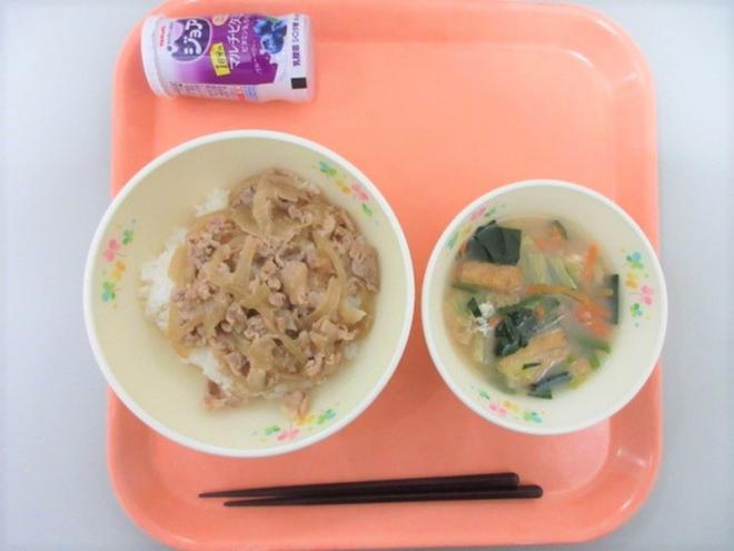 給食の写真