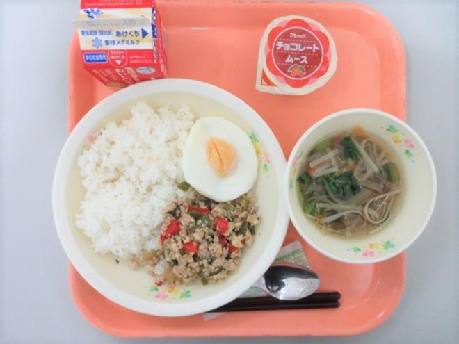 給食の写真