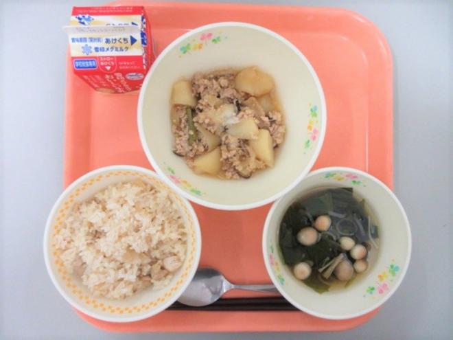 給食の写真