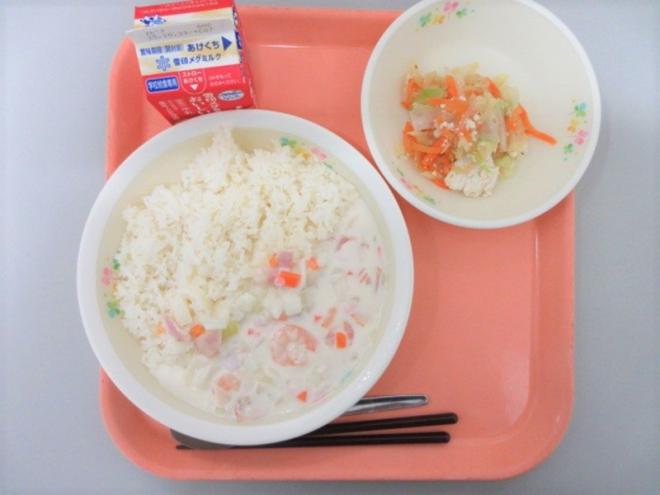 給食の写真