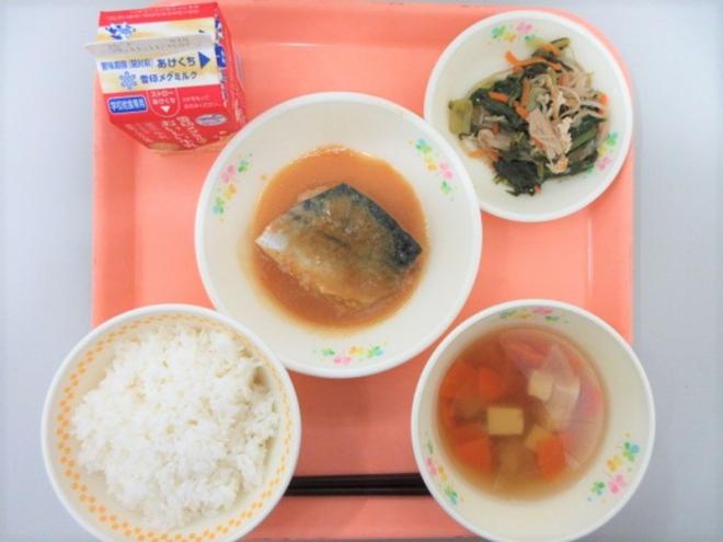 給食の写真
