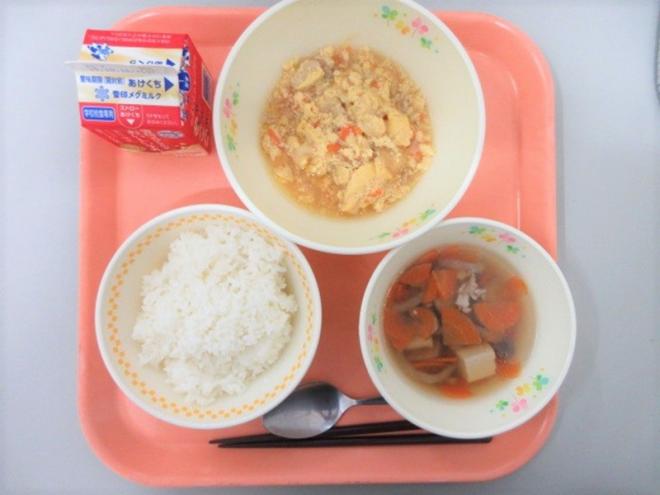 給食の写真