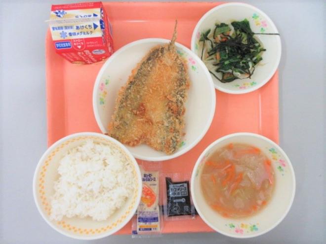 給食の写真
