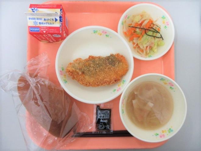 給食の写真