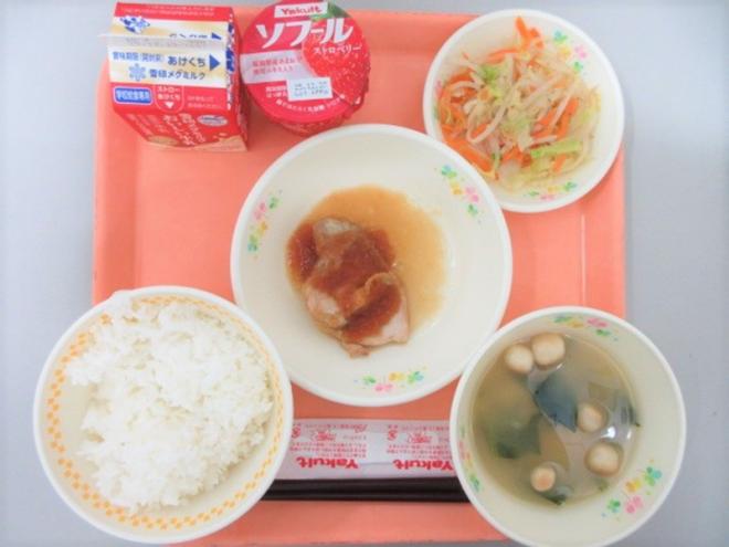 給食の写真