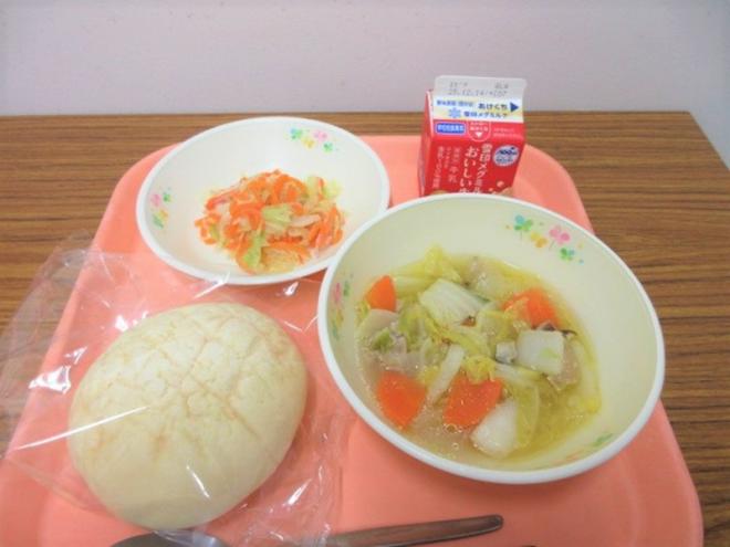 給食の写真