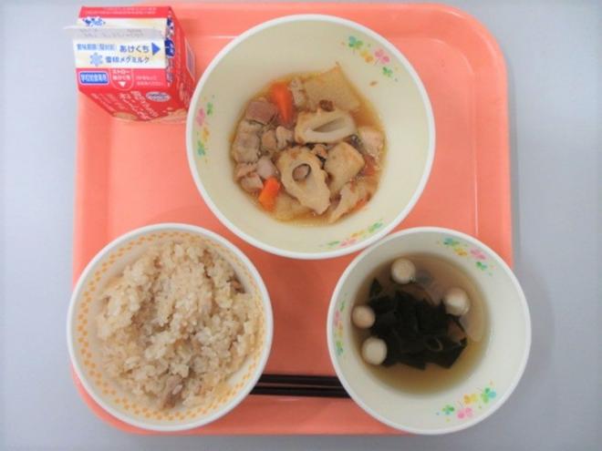 給食の写真