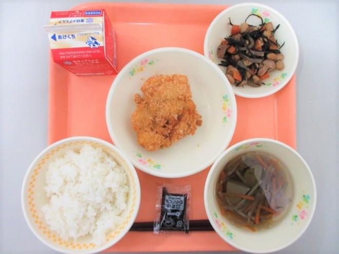 給食の写真