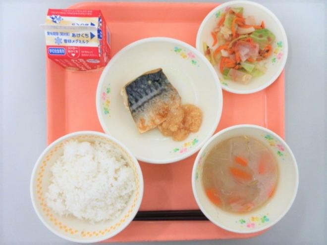 給食の写真
