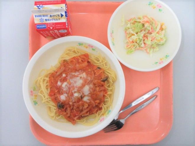 給食の写真