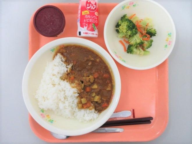 給食の写真