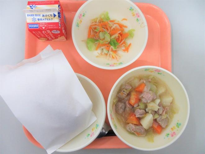 給食の写真