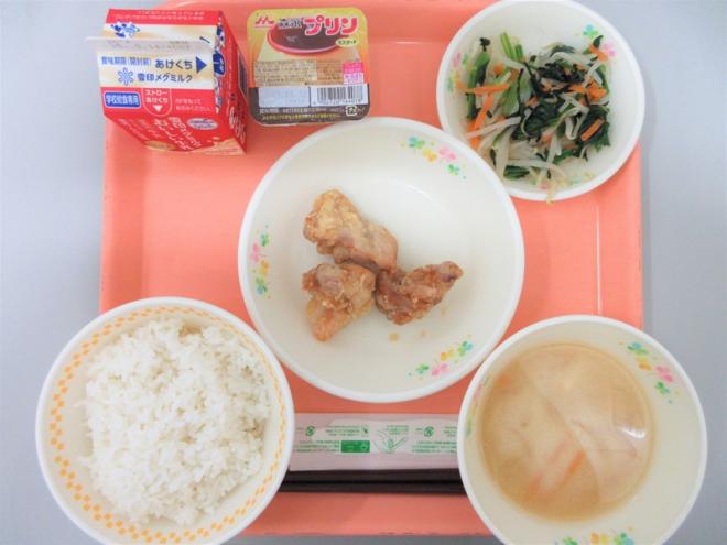 給食の写真