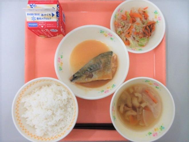 給食の写真