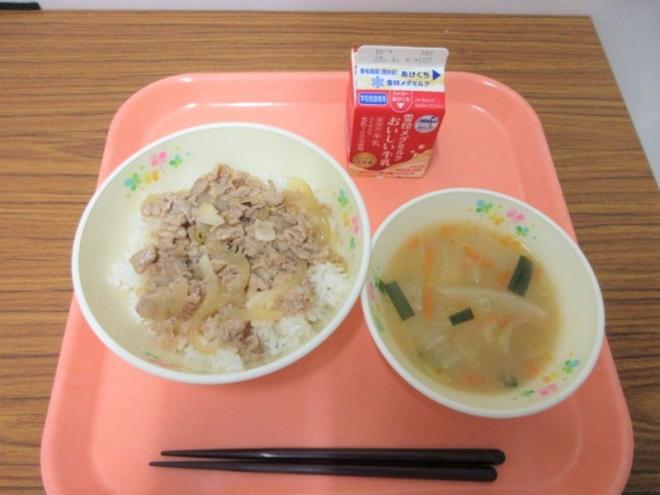 給食の写真