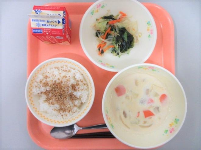 給食の写真