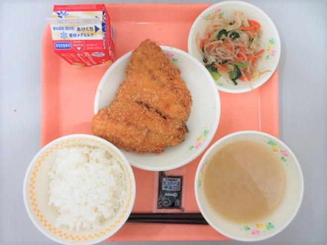 給食の写真