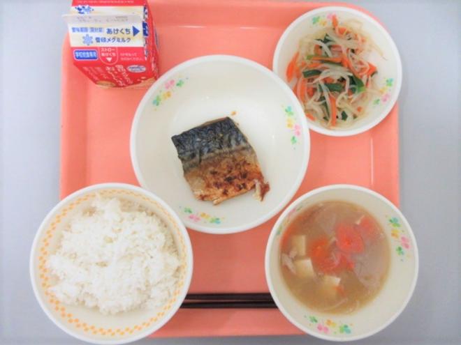 給食の写真