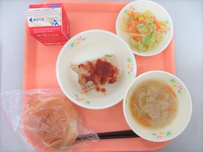 給食の写真