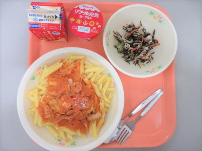 給食の写真