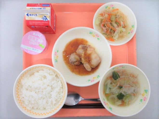 給食の写真