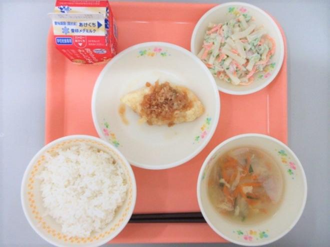 給食の写真