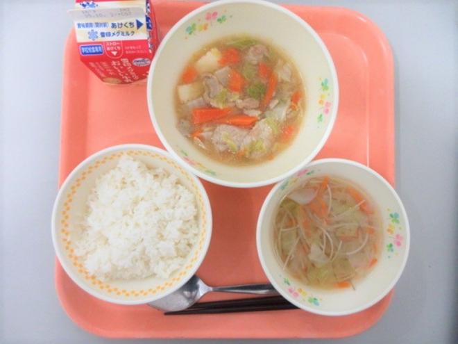 給食の写真