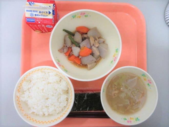 給食の写真