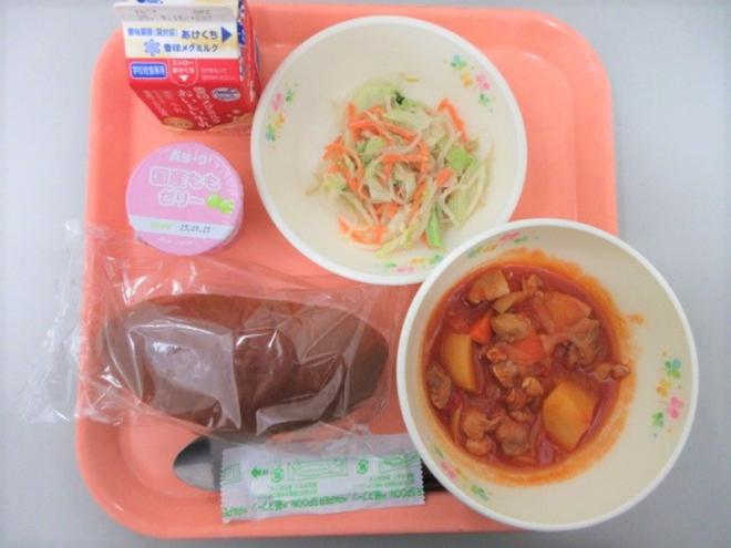 給食の写真