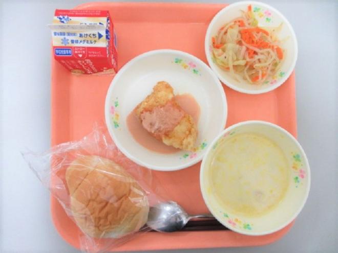 給食の写真