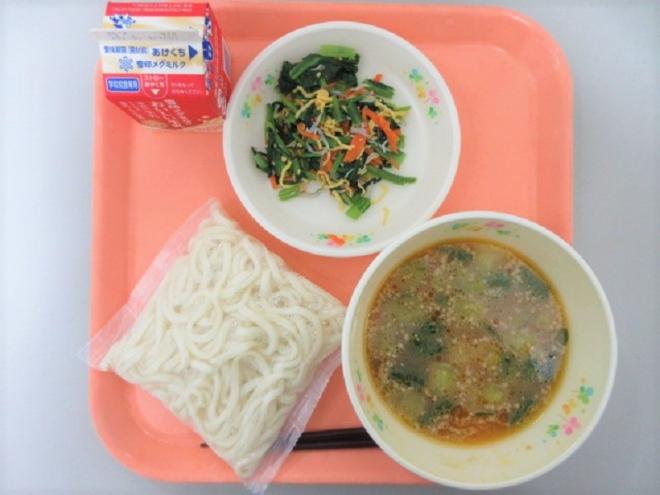 給食の写真