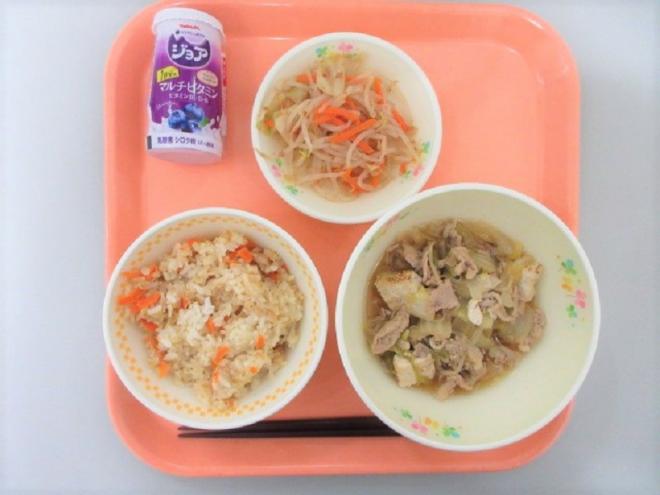 給食の写真