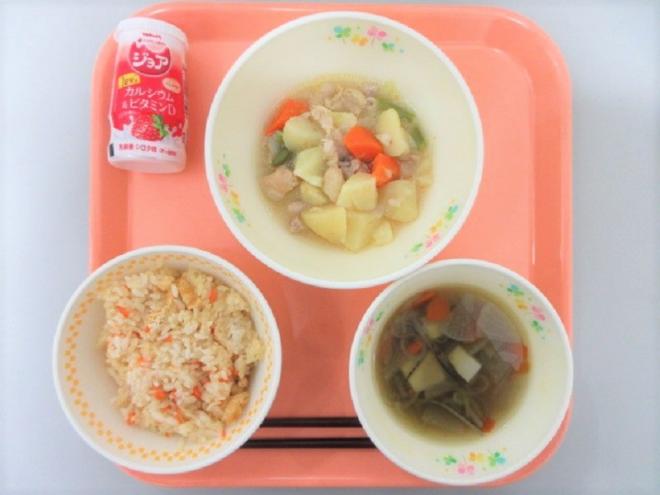 給食の写真