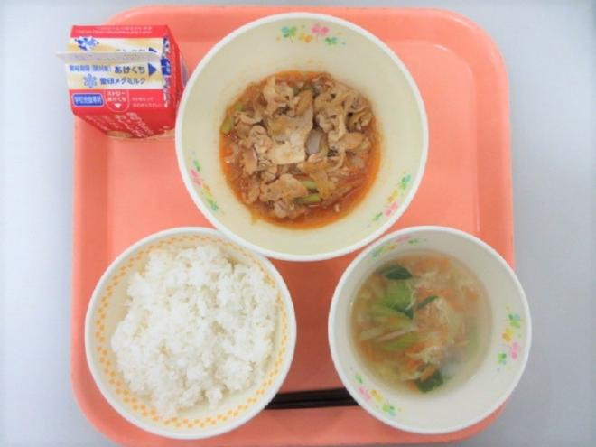 給食の写真